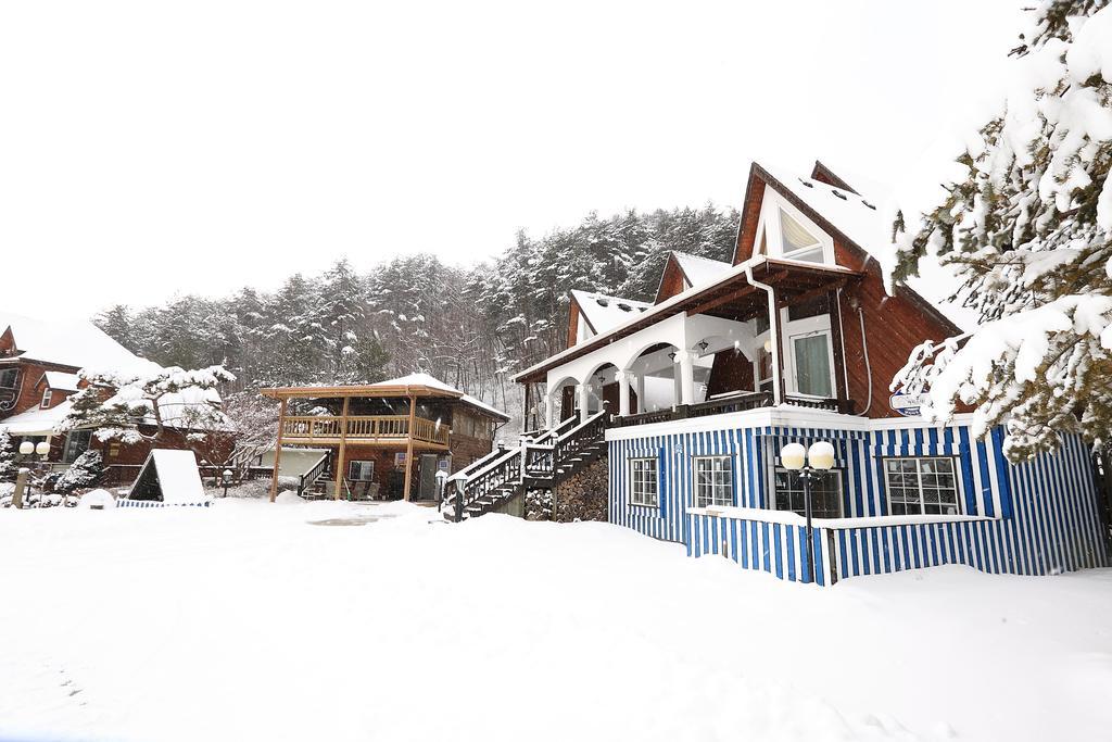Bench House Villa Phjongcshang Kültér fotó
