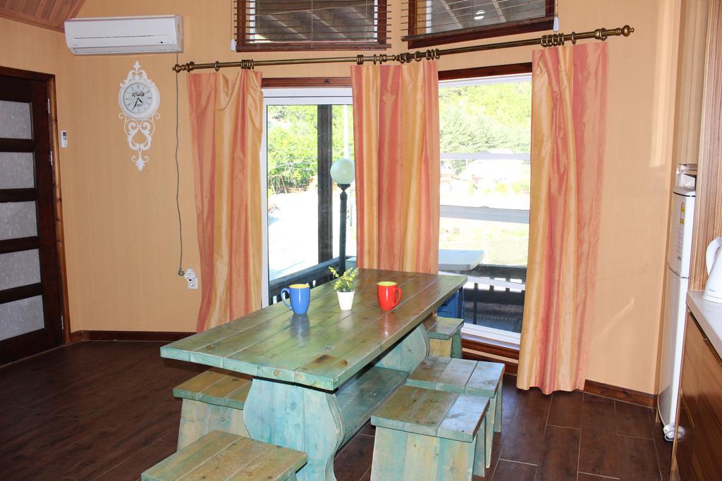 Bench House Villa Phjongcshang Kültér fotó